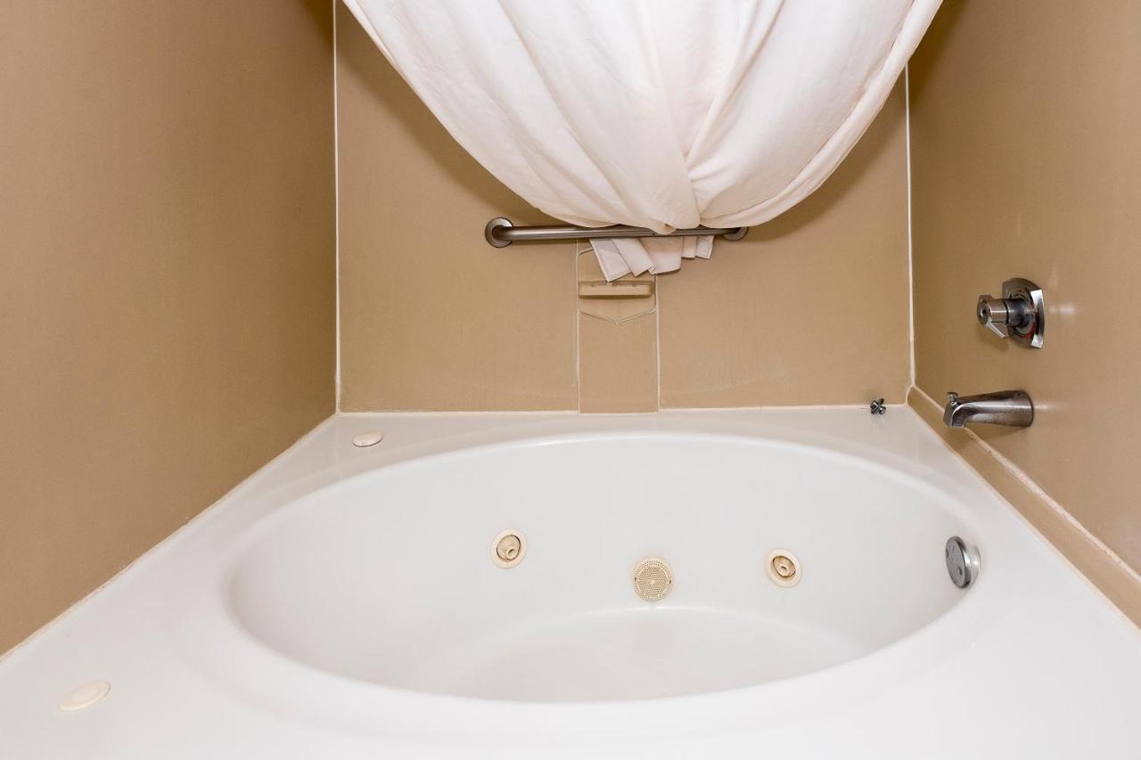 Red Roof Inn & Suites Madison, Ga Екстер'єр фото